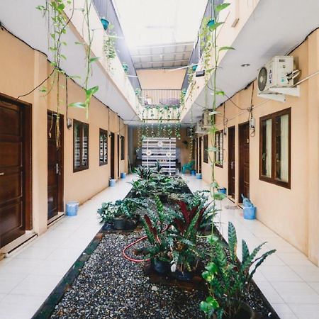 Hotel Reddoorz Near Jalan Gatot Subroto Medan Extérieur photo