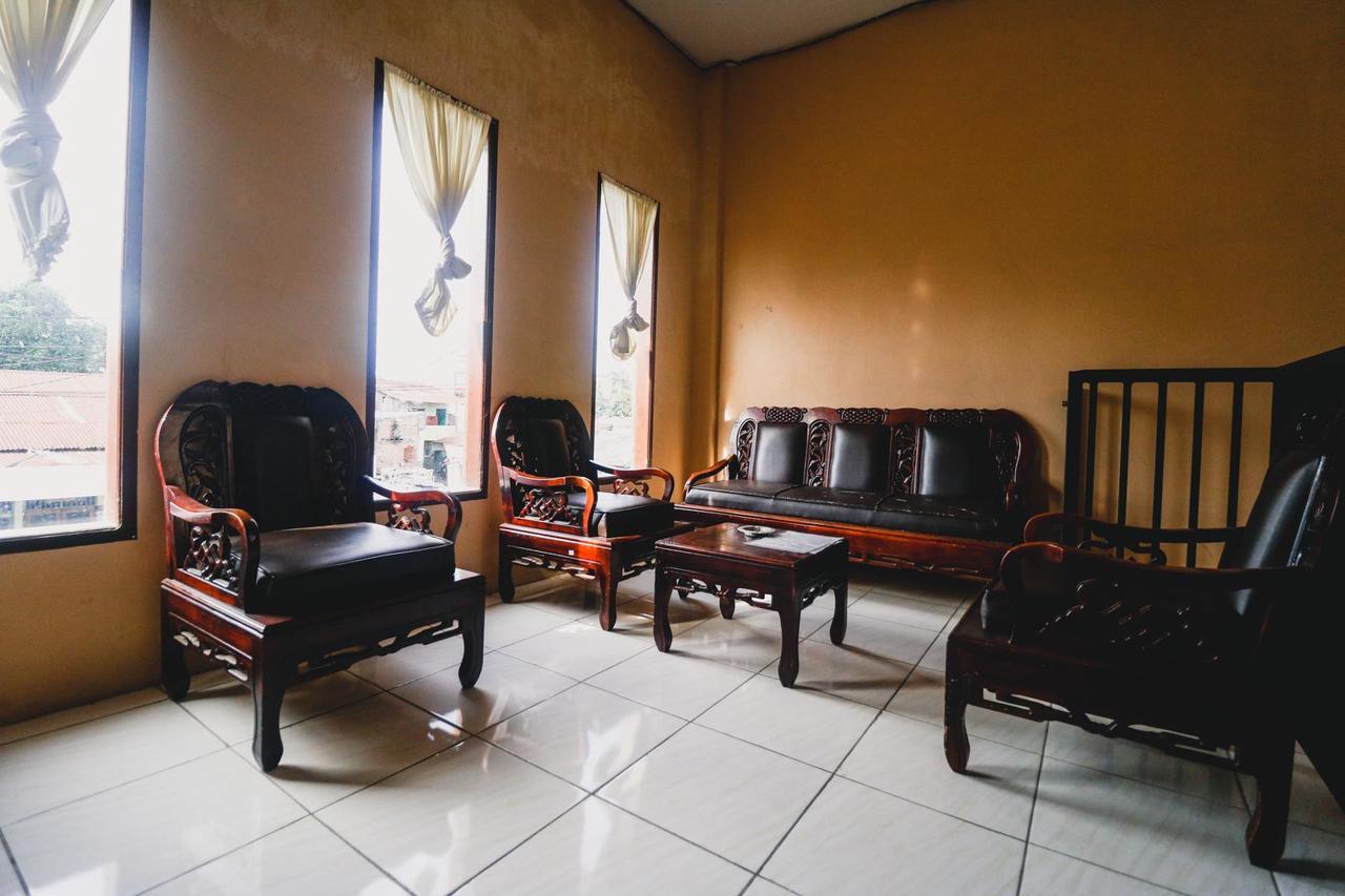 Hotel Reddoorz Near Jalan Gatot Subroto Medan Extérieur photo