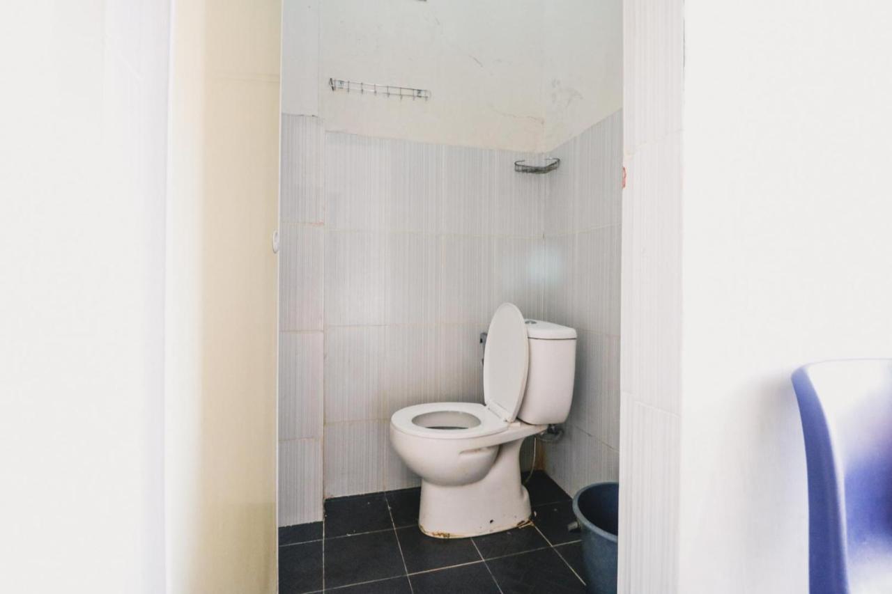 Hotel Reddoorz Near Jalan Gatot Subroto Medan Extérieur photo