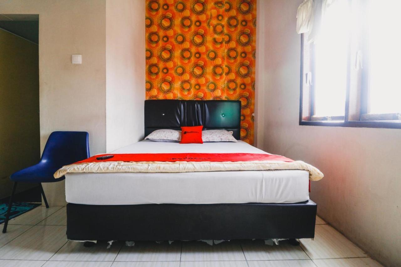 Hotel Reddoorz Near Jalan Gatot Subroto Medan Extérieur photo