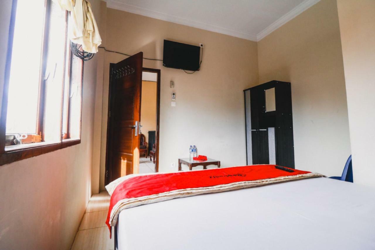 Hotel Reddoorz Near Jalan Gatot Subroto Medan Extérieur photo